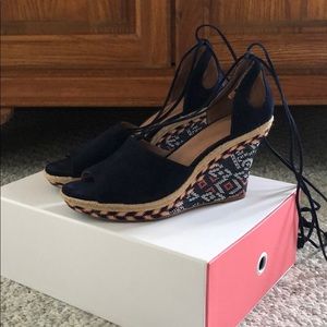 Cabi Isla Wedge shoe like new, worn once.